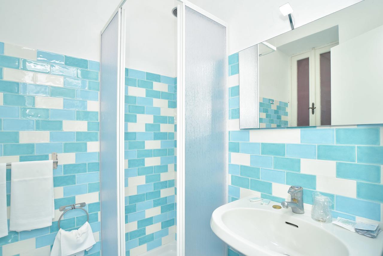 Standard Double or Twin Room with Balcony,688107948:JPEG